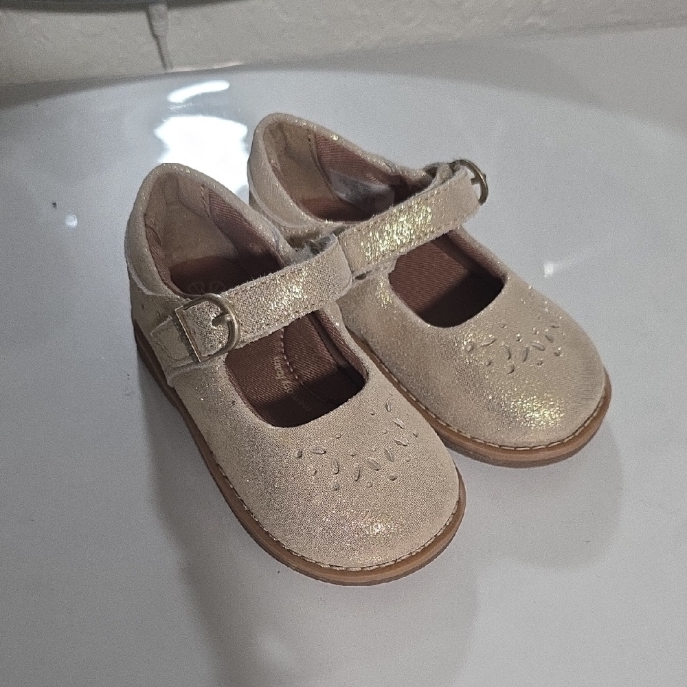 Stride Rite Glittery Cream Dress Shoes